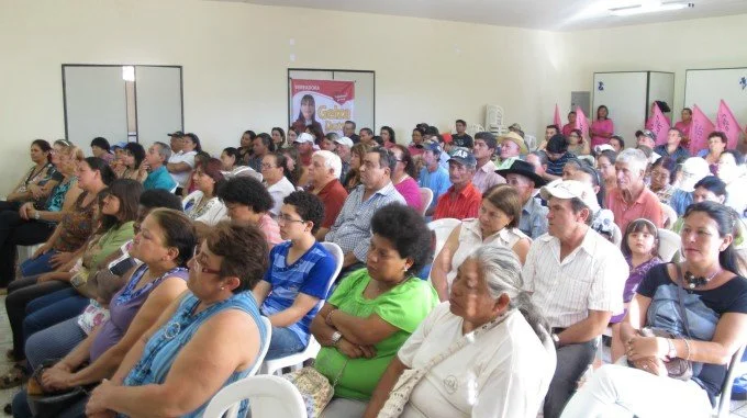 Veja aqui fotos do comicio de Sergio Barbosa e reunião em Amambaí