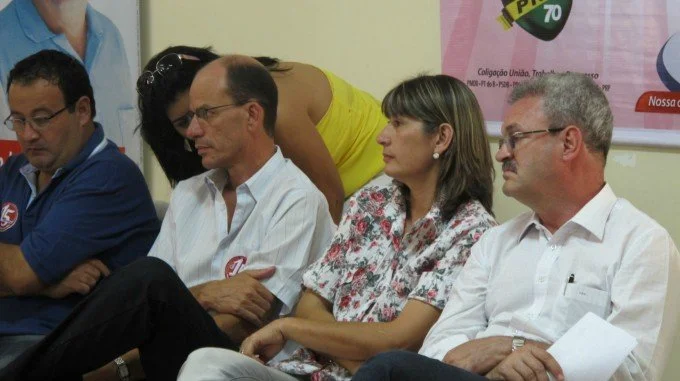 Veja aqui fotos do comicio de Sergio Barbosa e reunião em Amambaí