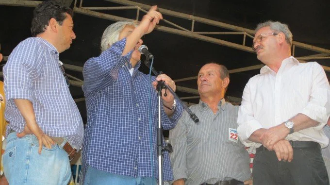 Veja fotos da carreata e comício em Anaurilândia