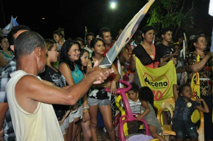 Veja fotos do comício do candidato a reeleição Arceno Athas