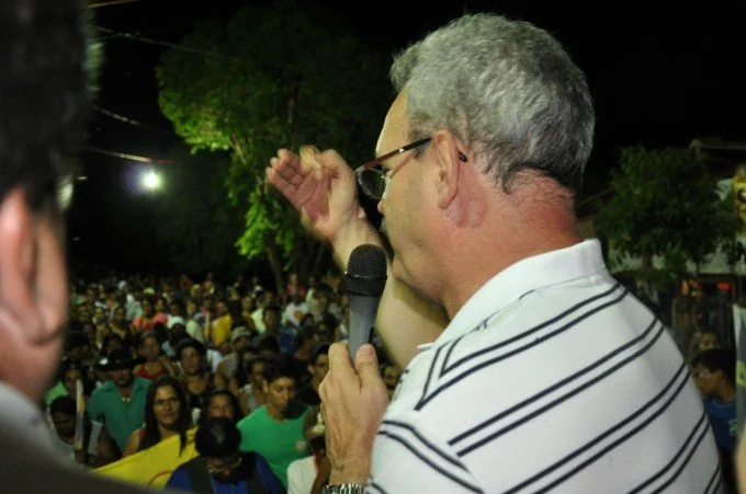 Veja fotos do comício do candidato a reeleição Arceno Athas