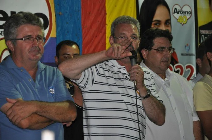 Veja fotos do comício do candidato a reeleição Arceno Athas