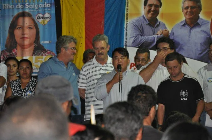 Veja fotos do comício do candidato a reeleição Arceno Athas