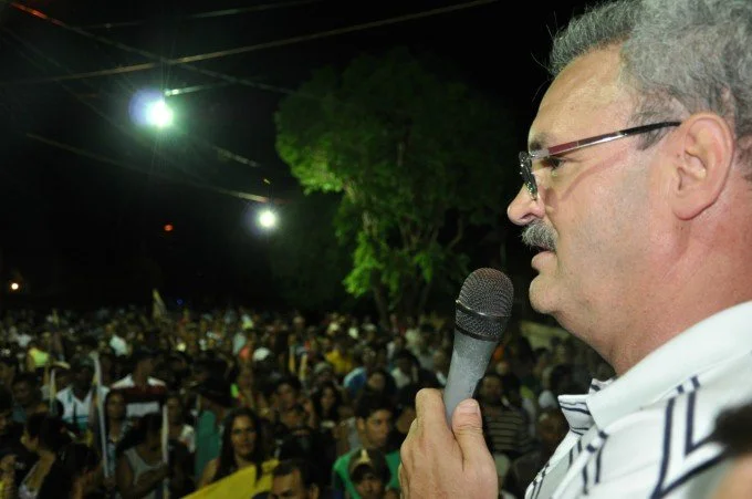 Veja fotos do comício do candidato a reeleição Arceno Athas