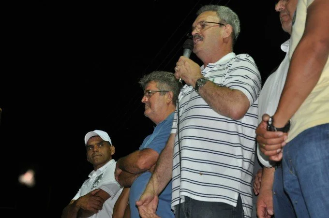 Veja fotos do comício do candidato a reeleição Arceno Athas