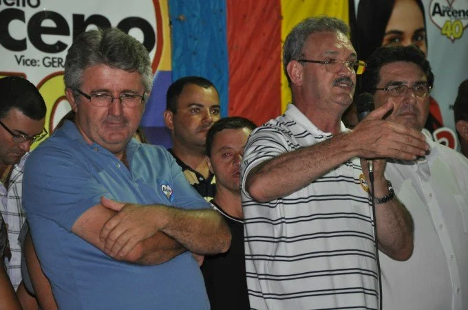 Veja fotos do comício do candidato a reeleição Arceno Athas