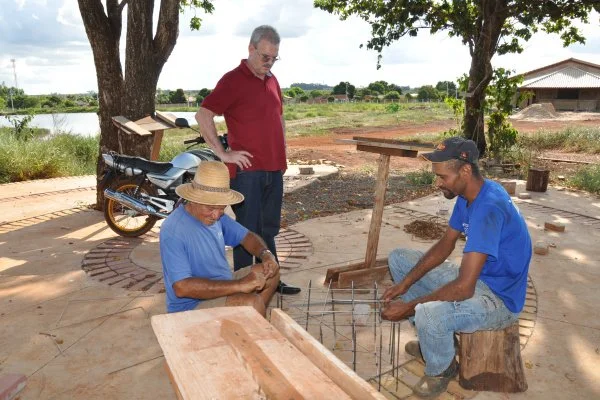 Deputado faz visita no canteiro de obras da Praça. Foto: Divulgação