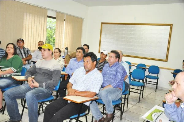 Vereadores e secretários municipais participaram da apresentação do pré-projeto para o balneário.