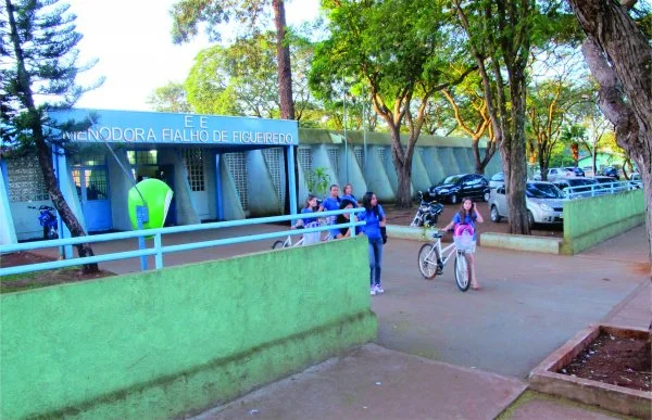 Comunidade da Escola Menodora tem reivindicação atendida por Geraldo Resende