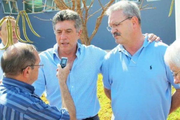 Geraldo e Murilo: parceria de trabalho garante mais asfalto a bairros douradenses