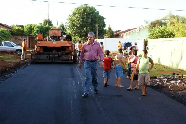 Geraldo Resende trabalha por obras de asfalto e drenagem para municípios de MS