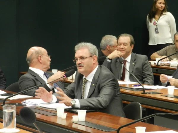 Geraldo Resende no Congresso Nacional: união da bancada em favor da saúde de Dourados