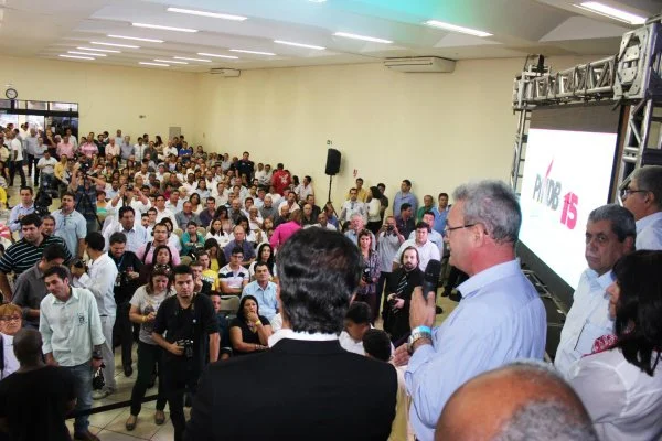 Geraldo Resende faz a abertura do Encontro Regional do PMDB em Dourados