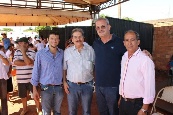 Da esquerda para a direita: presidente da Câmara, Odinei Costa; vice-prefeito Amadeu Hugo; deputado Geraldo Resende e prefeito Casé