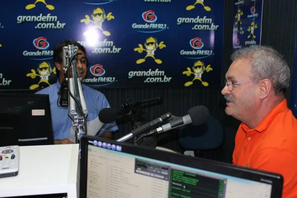 Em entrevista à Rádio Grande FM, Geraldo anuncia retomada de obras de asfalto