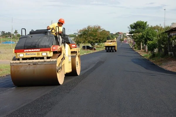 Caixa aprova projetos para asfalto em mais 16 bairros de Dourados