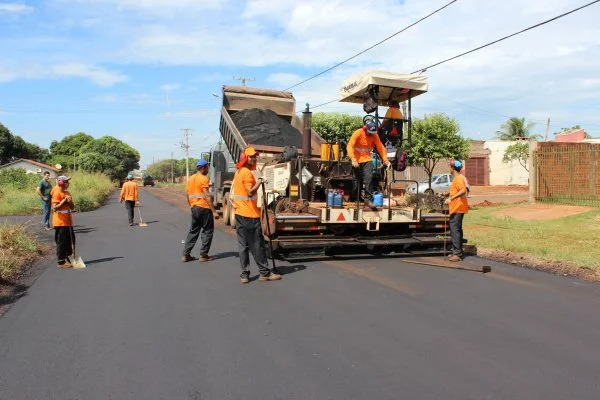 Os bairros Jardim Oliveira I e Oliveira II foram beneficiados com os recursos viabilizados por Geraldo Resende, cuja terceira parcela foi paga na semana passada. (Texto e foto: Ricardo Minella)