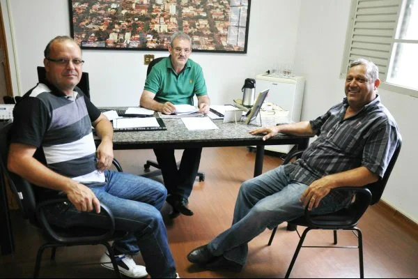 Deputado anuncia ao prefeito Ricardo Favaro a liberação de novos recursos para Itaquiraí