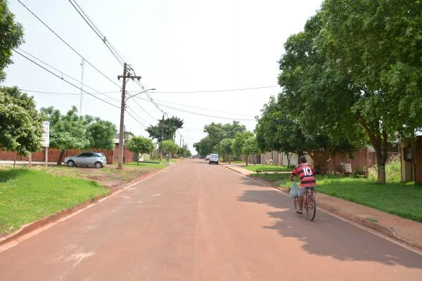 Altos do Indaiá, que já teve trechos asfaltados, deverá receber novas obras de asfalto após as chuvas.
