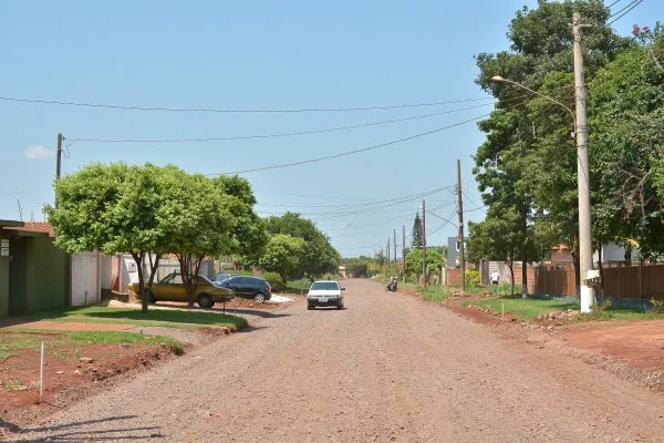Obras de asfalto, em andamento no Altos do Indaiá vem sendo alvo de críticas dos moradores e Geraldo cobra mais agilidade