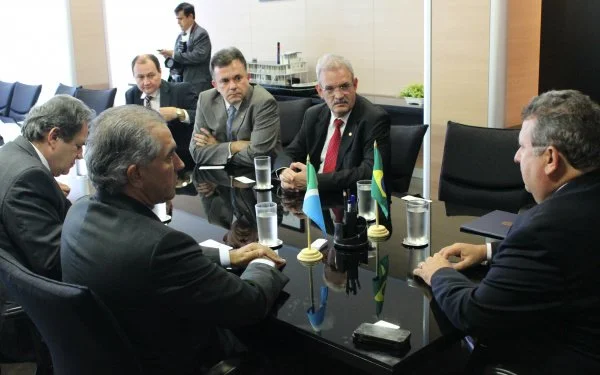 Geraldo Resende e outros membros da bancada em reunião no Ministério da Integração Nacional