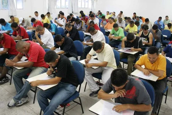 Concursos públicos oferecem 1930 vagas em MS