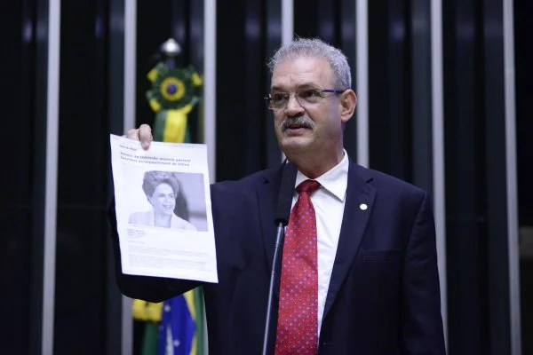 Da tribuna da Câmara, deputado Geraldo Resende elogia parecer e reafirma voto a favor de impeachment de Dilma