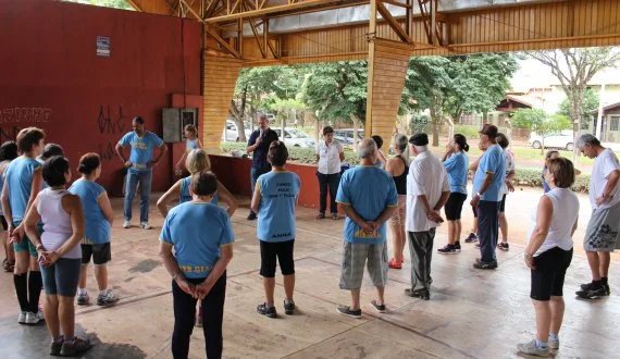 Moradores do BNH 1º Plano durante reunião com o deputado Geraldo Resende na manhã desta sexta-feira