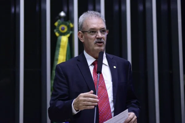 Geraldo Resende: suspensão de quimioterapia é inconstitucional e ilegal, além de violar os direitos dos usuários de sistema de saúde