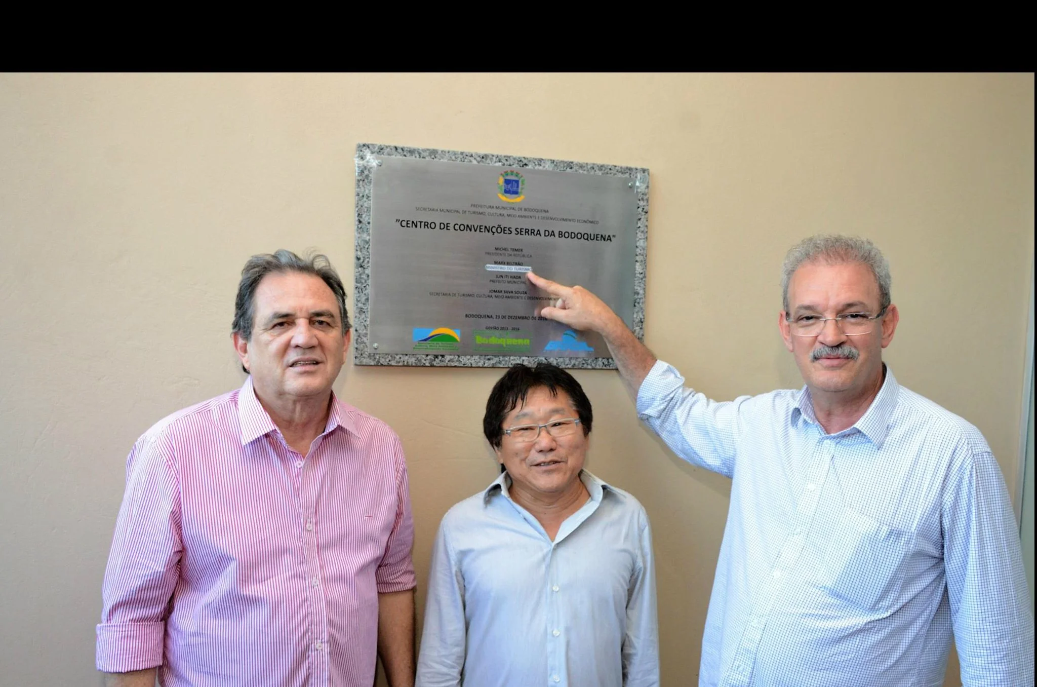 Geraldo Resende e senador Moka inauguram o Centro de Convenções