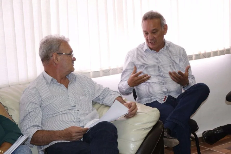 Geraldo garante ampliação de hospital, compra de ônibus e patrulha em Caarapó