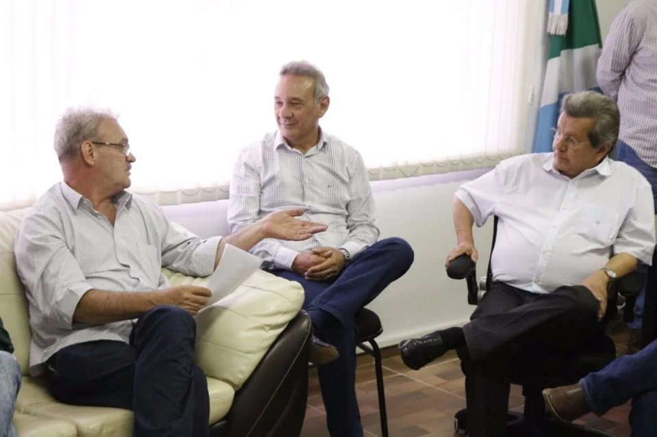 Geraldo garante ampliação de hospital, compra de ônibus e patrulha em Caarapó