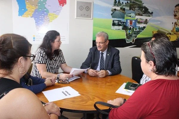 Primeiras-damas de Amambai e Caracol visitam Geraldo em Brasília