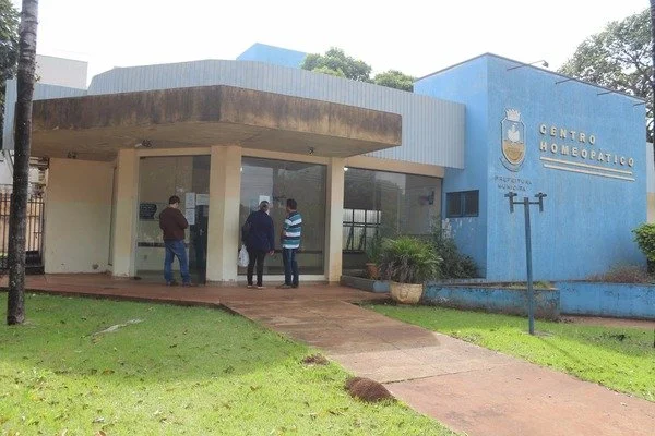 Centro Homeopático de Dourados está com as portas fechadas e pacientes não recebem informações sobre os motivos