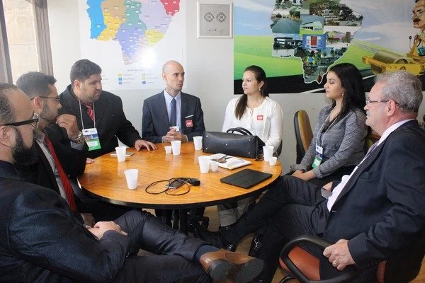 Jovens de vários Estados visitam gabinete de Geraldo em Brasília