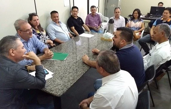 Em reunião em seu escritório Geraldo Resende declara apoio à luta dos empresários lotéricos