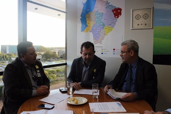 Prefeito Paulo Tucura e Geraldo Resende verificam investimentos em Ribas