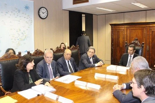 Geraldo e demais autoridades em audiência no Ministério dos Transportes.