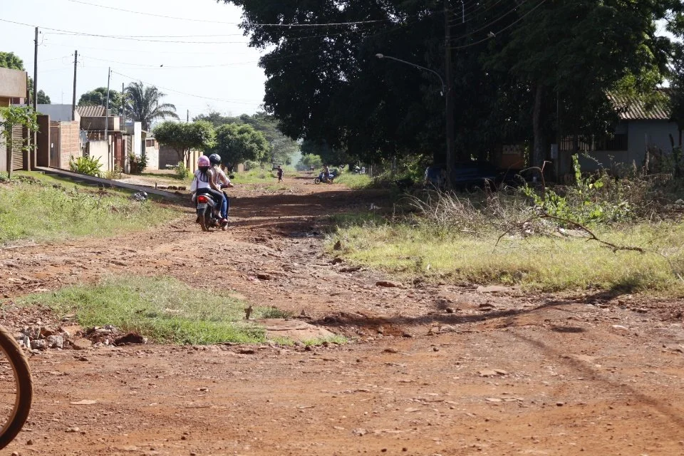 Geraldo Resende cobra agilidade no asfalto Rua Natal, em Dourados