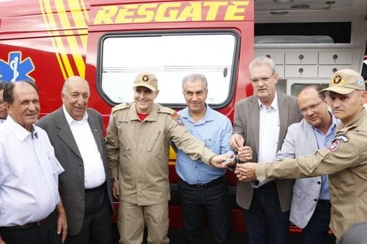 Entrega da Unidade de Resgate viabilizada por Geraldo ao Corpo de Bombeiros de Dourados.