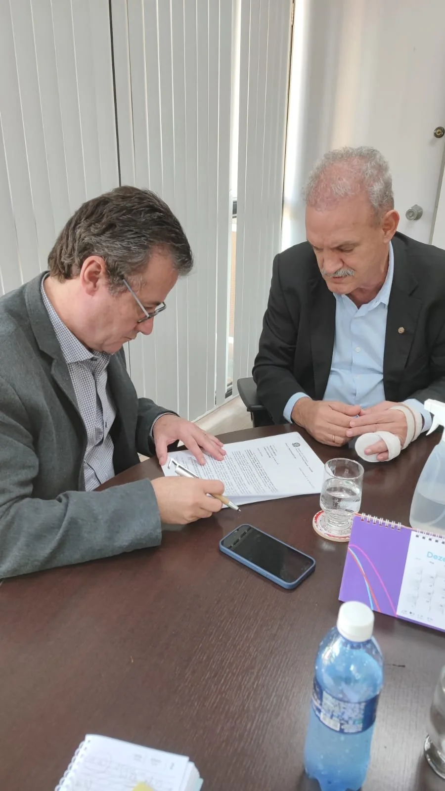 Resende propõe parceria com HR para zerar filas de pacientes que aguardam teste de surdez