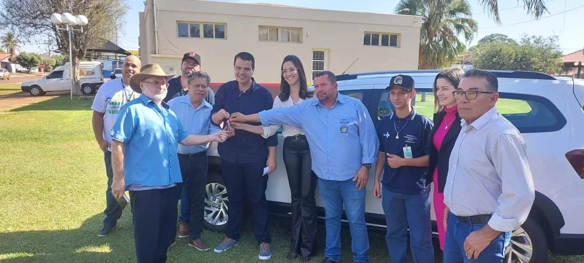 Saúde de Douradina ganha reforço com entrega de veículo intermediado por Geraldo Resende