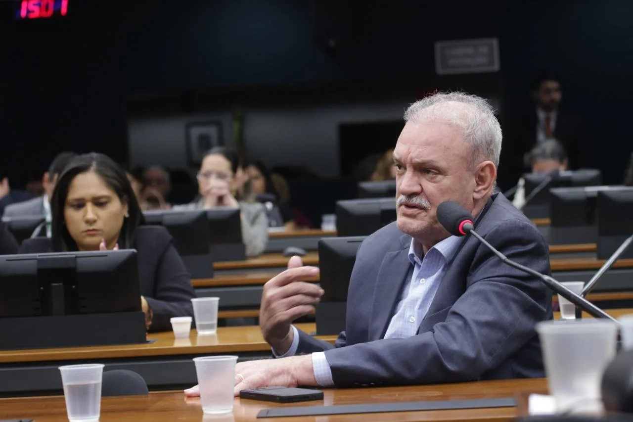 Comissão aprova parecer do Deputado Geraldo Resende ao Projeto de Lei que proíbe a comunicação ou notificação à pessoa idosa por meios eletrônicos