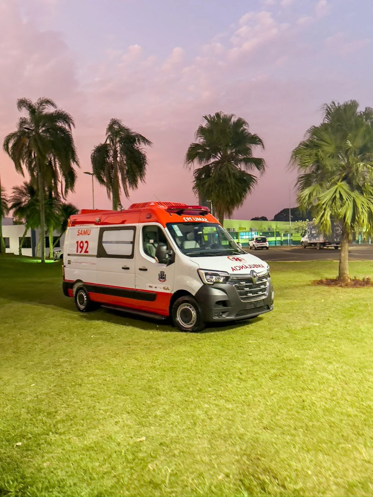 Geraldo Resende entrega ambulância do SAMU para Ponta Porã e garante renovação da frota de atendimento emergencial