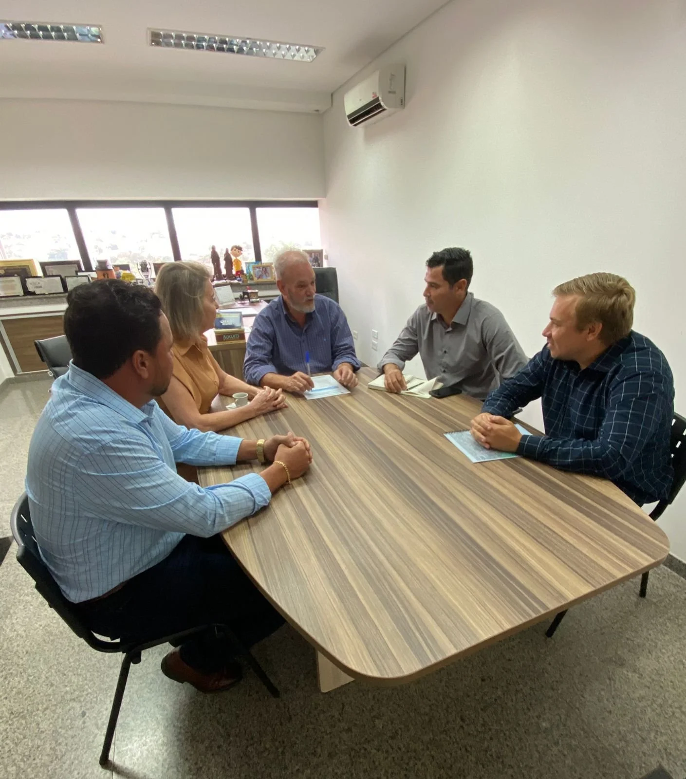 Prefeita de Douradina solicita apoio de Geraldo Resende para destravar obras e fortalecer saúde no município