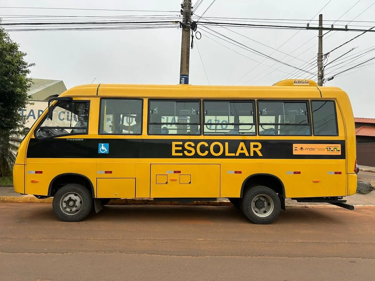 Inocência recebe ônibus escolar rural adquirido com emenda do deputado federal Geraldo Resende