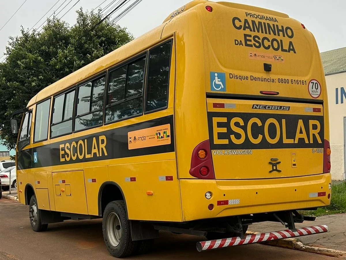 Inocência recebe ônibus escolar rural adquirido com emenda do deputado federal Geraldo Resende