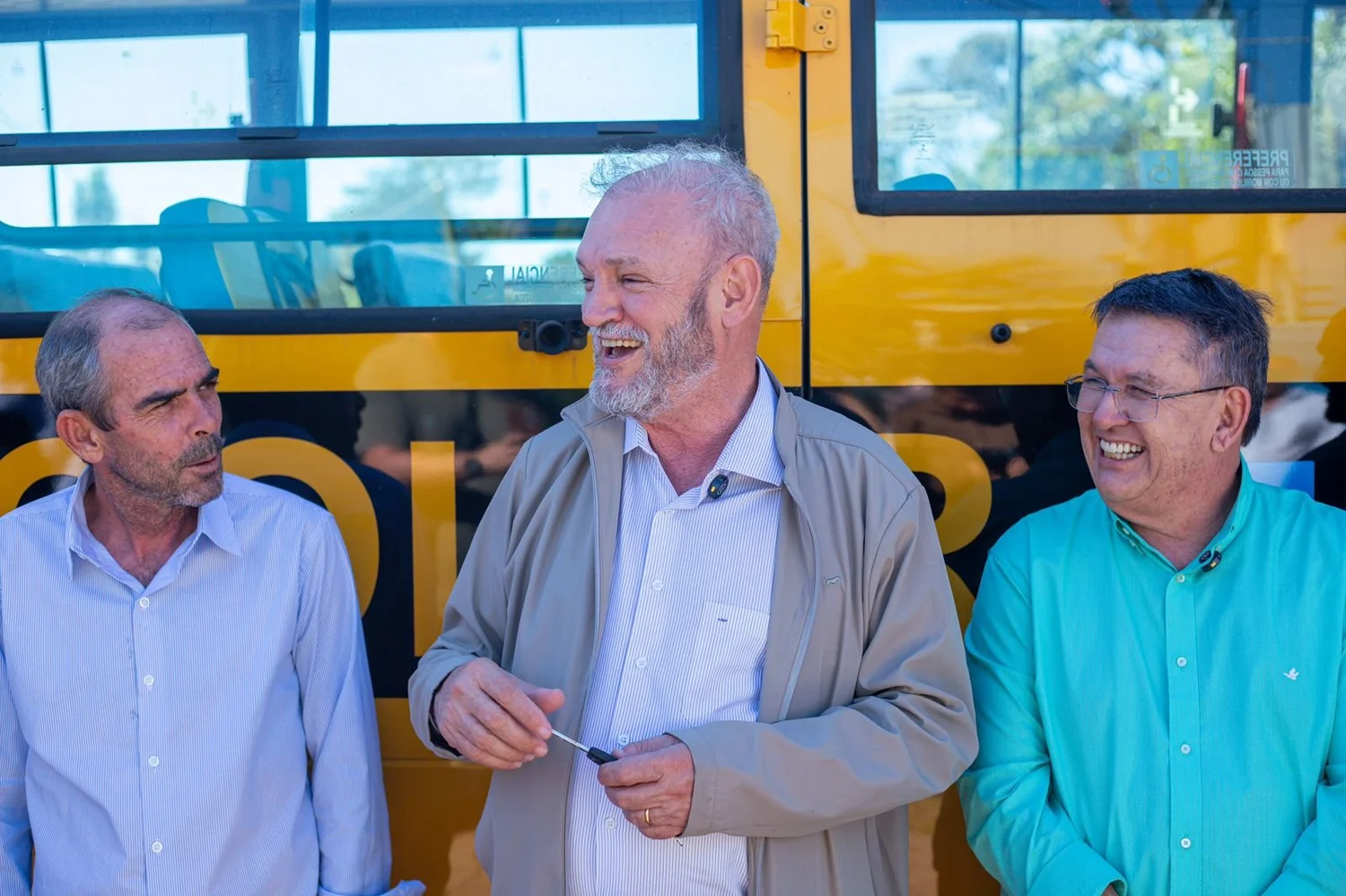 Geraldo Resende garante novo ônibus escolar para Ribas do Rio Pardo com recursos de emenda parlamentar
