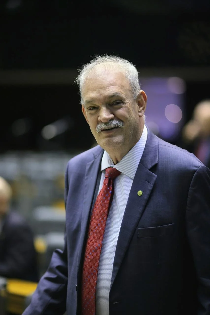 Geraldo Resende propõe lei para incluir cuidados com prematuros na Caderneta da Criança
