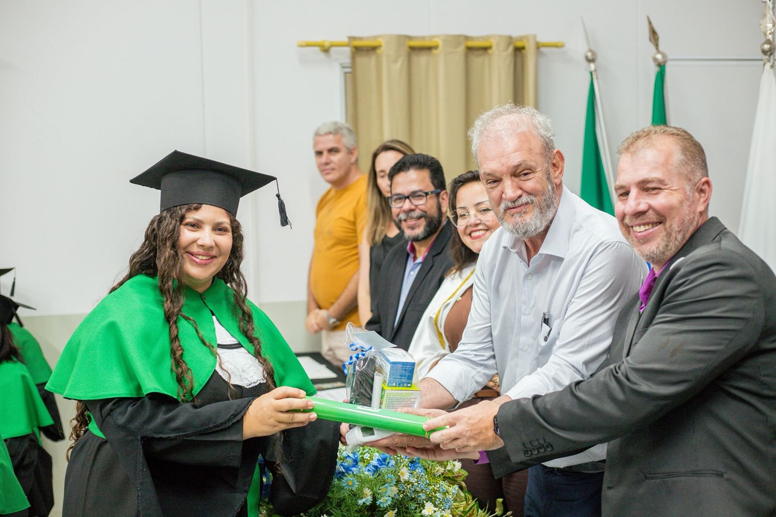 Formatura de cuidador de idosos marca agenda de Geraldo Resende em Três Lagoas